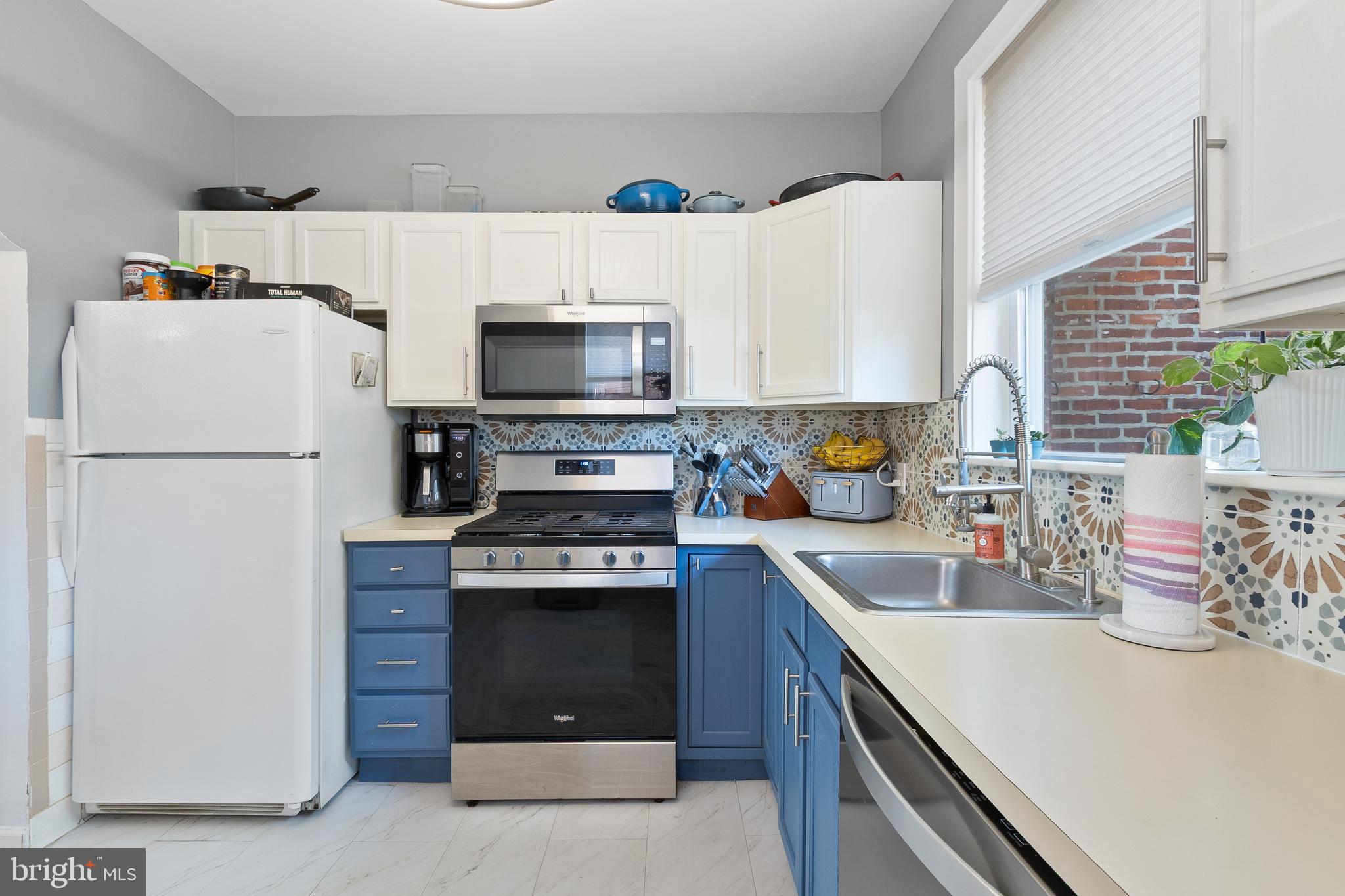 1106 W MOYAMENSING AVENUE