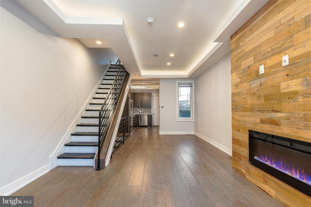 2527 CORAL STREET