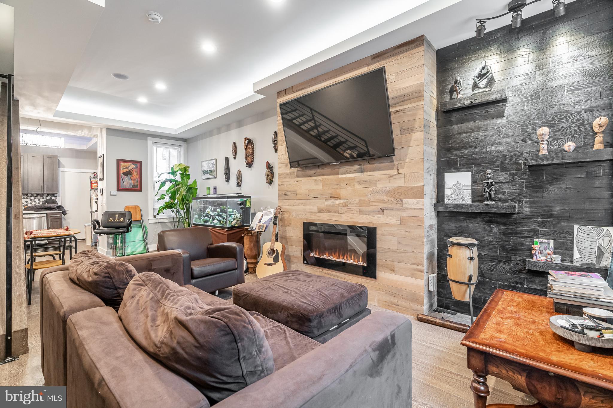 2527 CORAL STREET