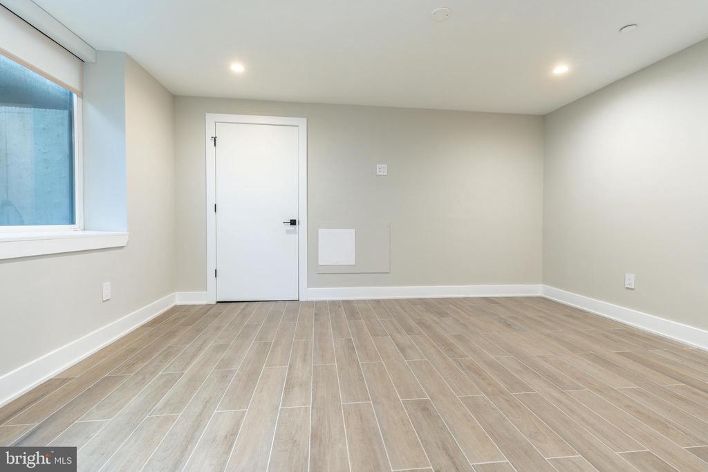2103 LEAGUE CT