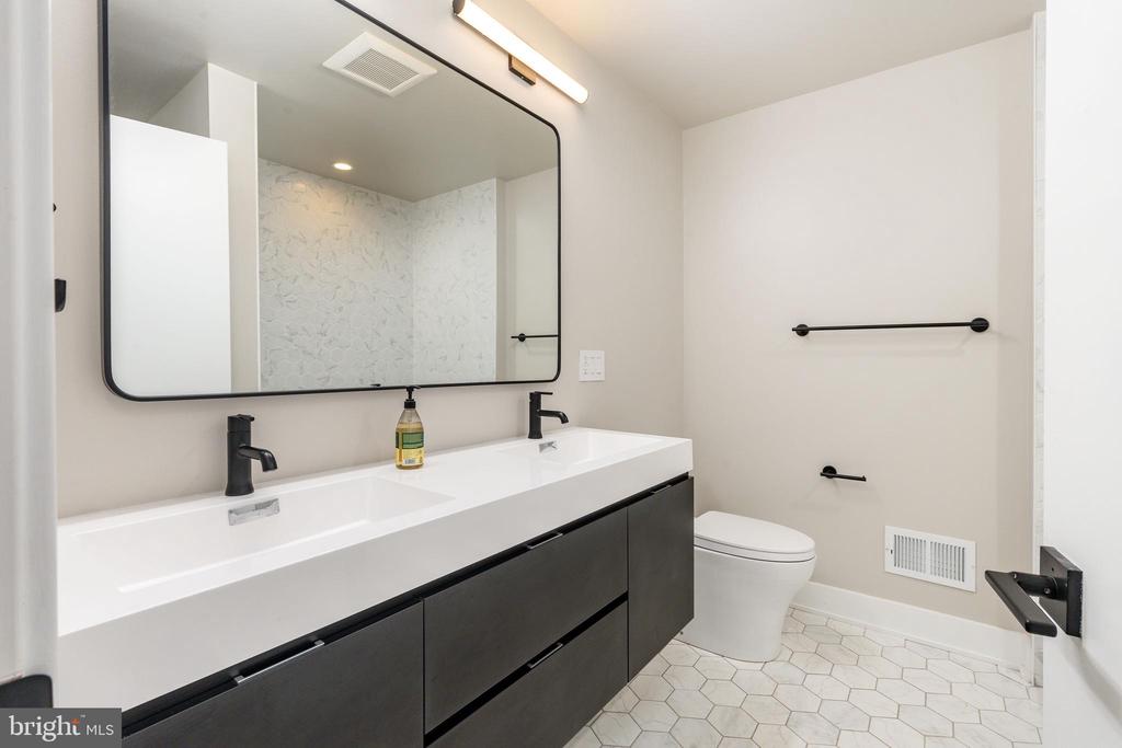 2103 LEAGUE CT