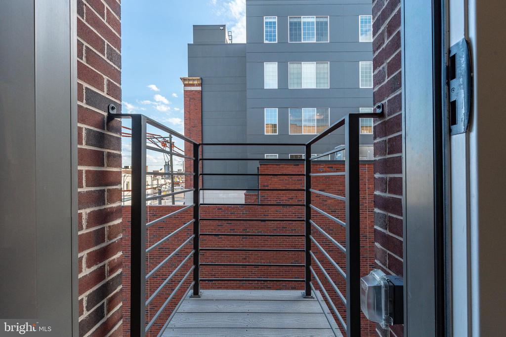 2103 LEAGUE CT