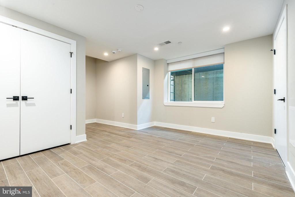 2103 LEAGUE CT