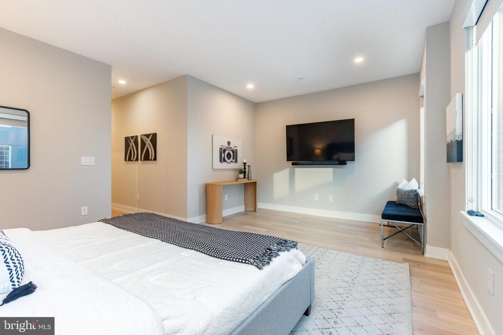 2103 LEAGUE CT