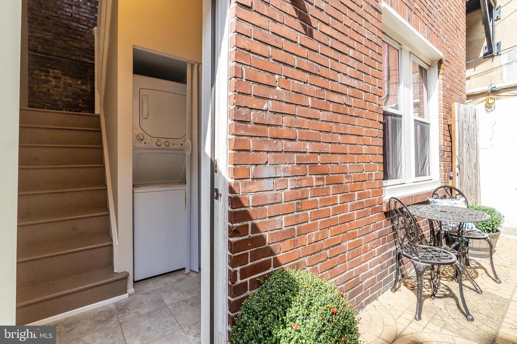 4339 MAIN STREET R