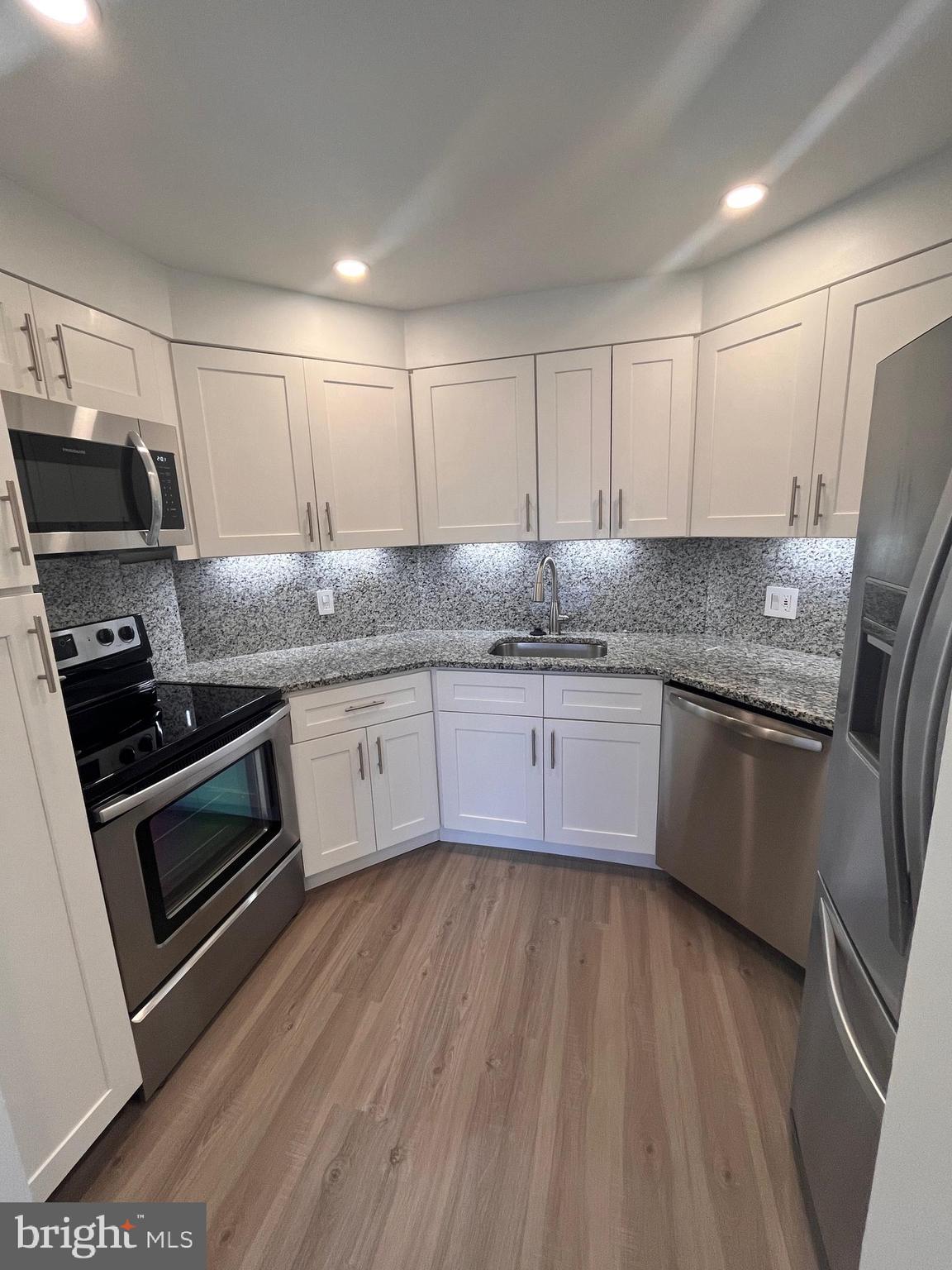 2018 WALNUT STREET 2020 18J