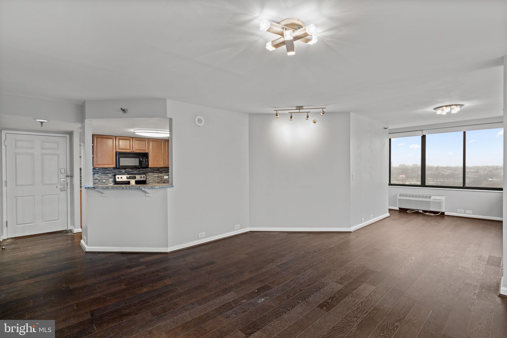 2001 HAMILTON STREET 2001