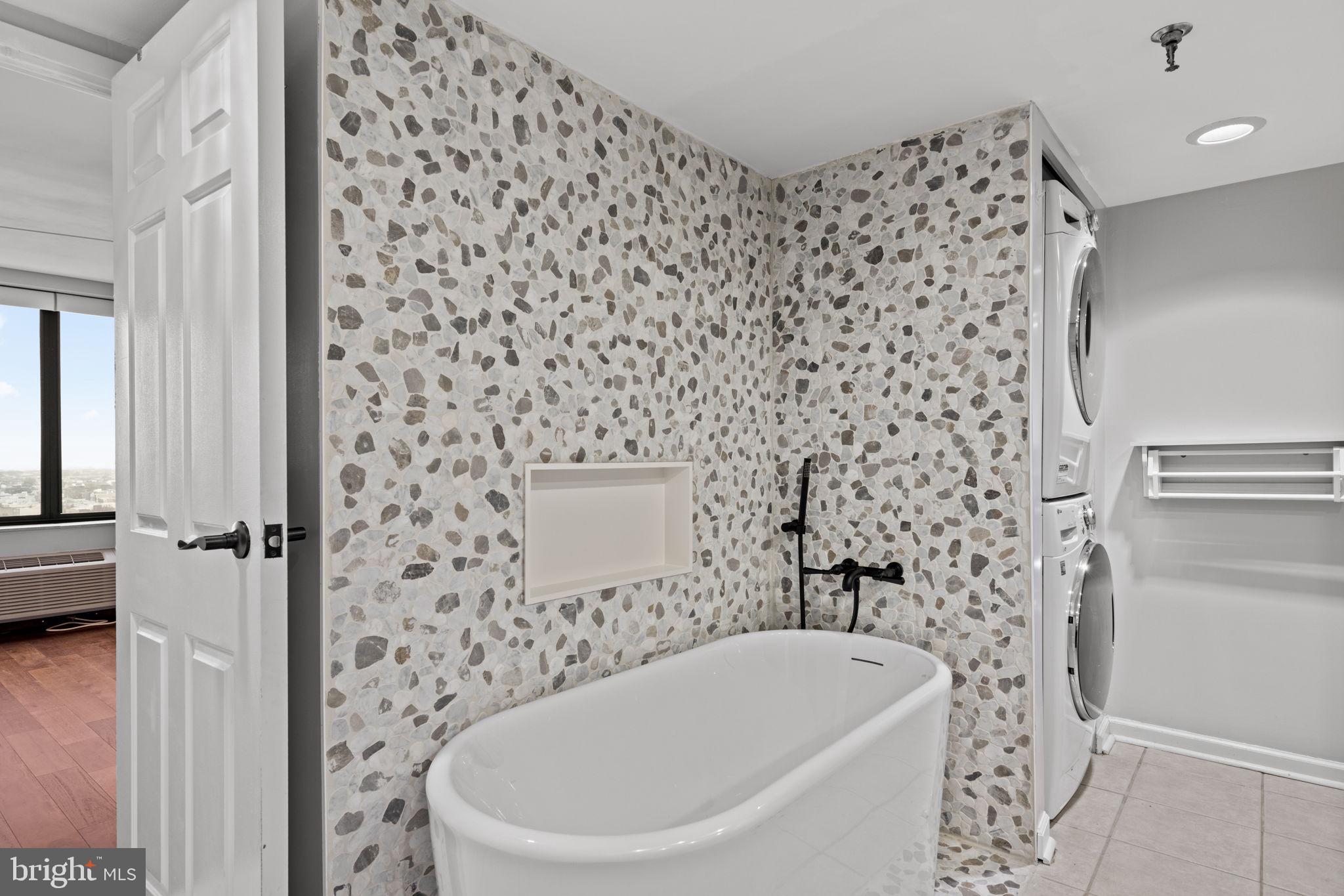 2001 HAMILTON STREET 2001