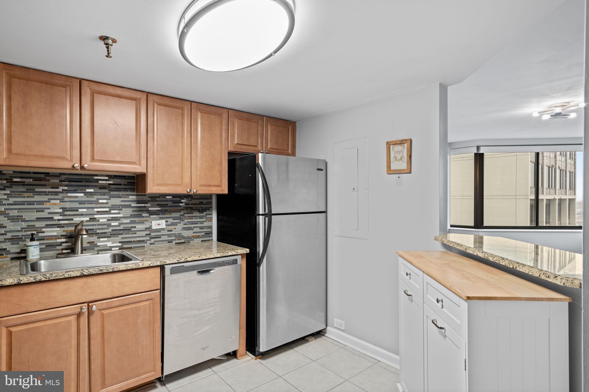 2001 HAMILTON STREET 2001