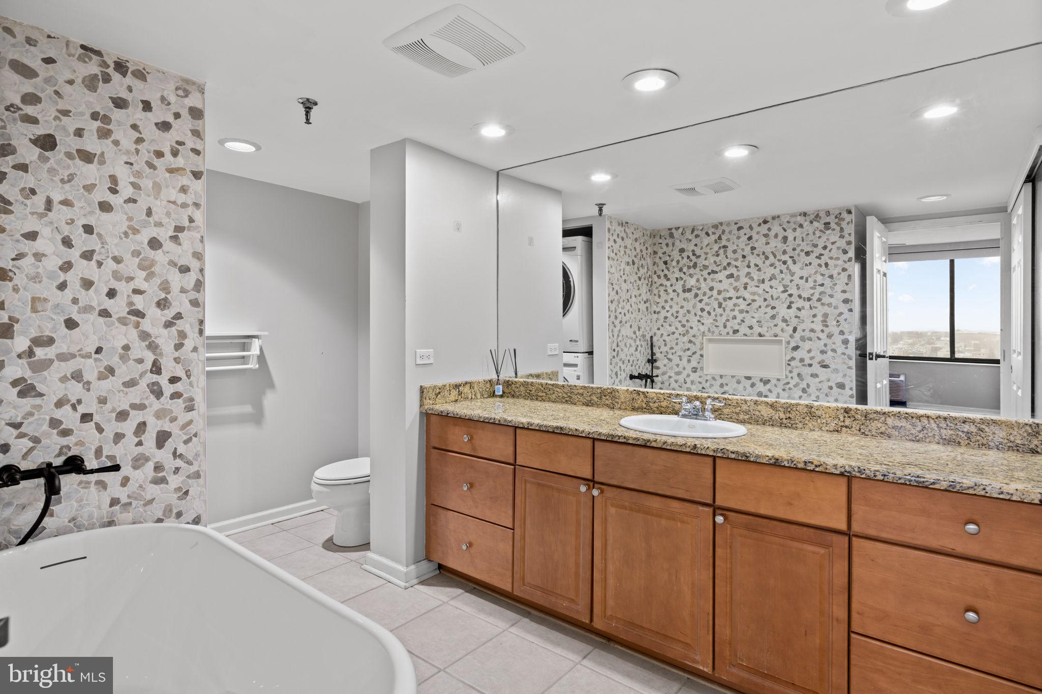 2001 HAMILTON STREET 2001