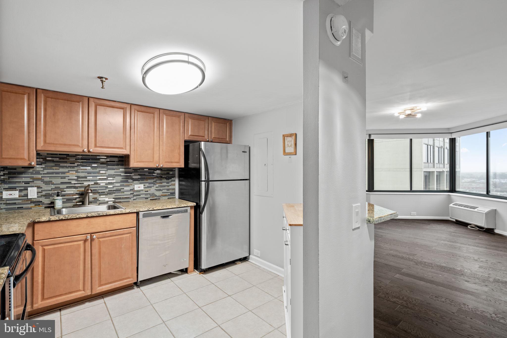 2001 HAMILTON STREET 2001