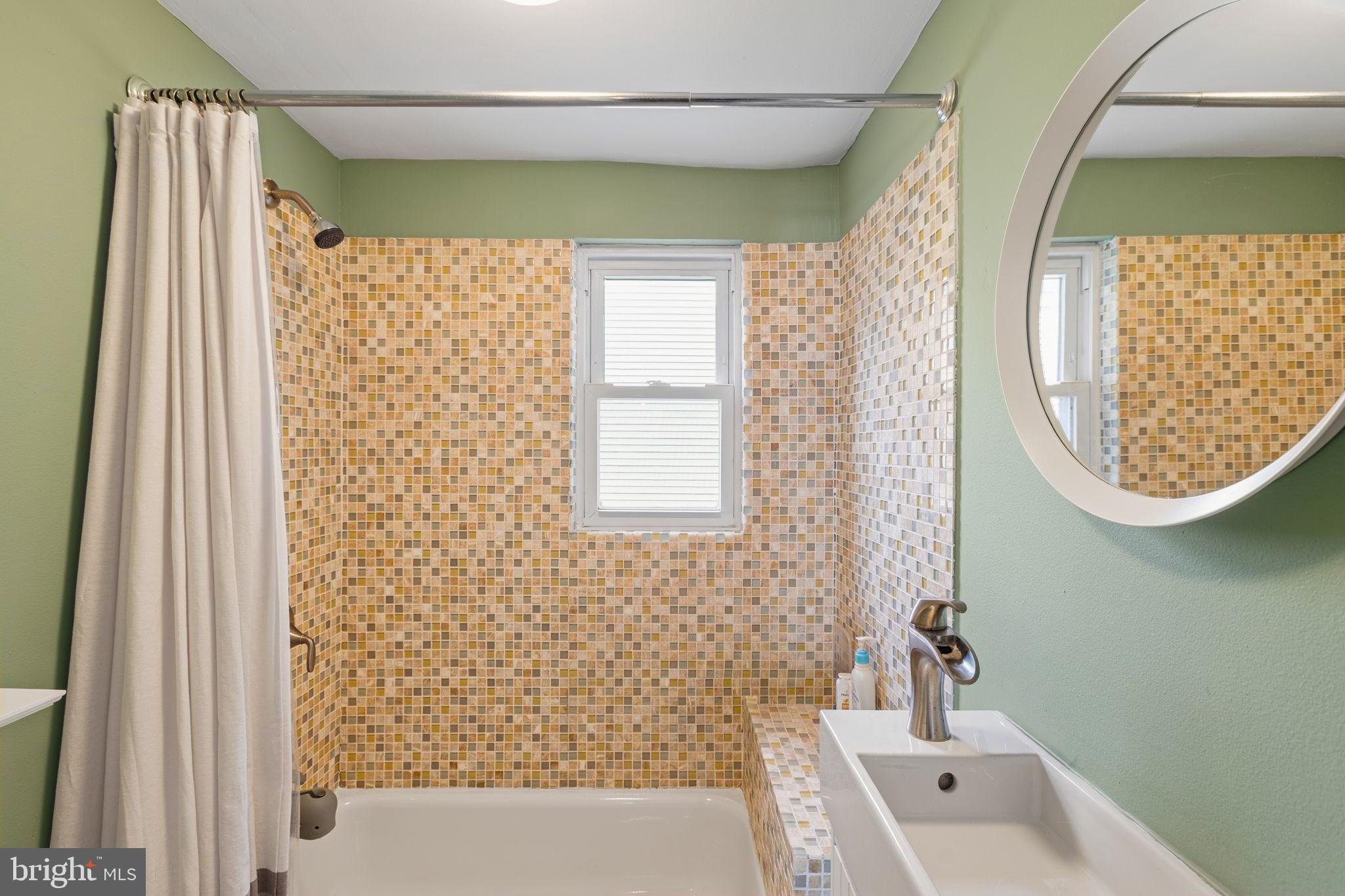 1705 MONTROSE STREET