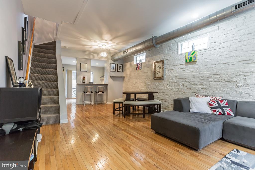736 SALTER STREET