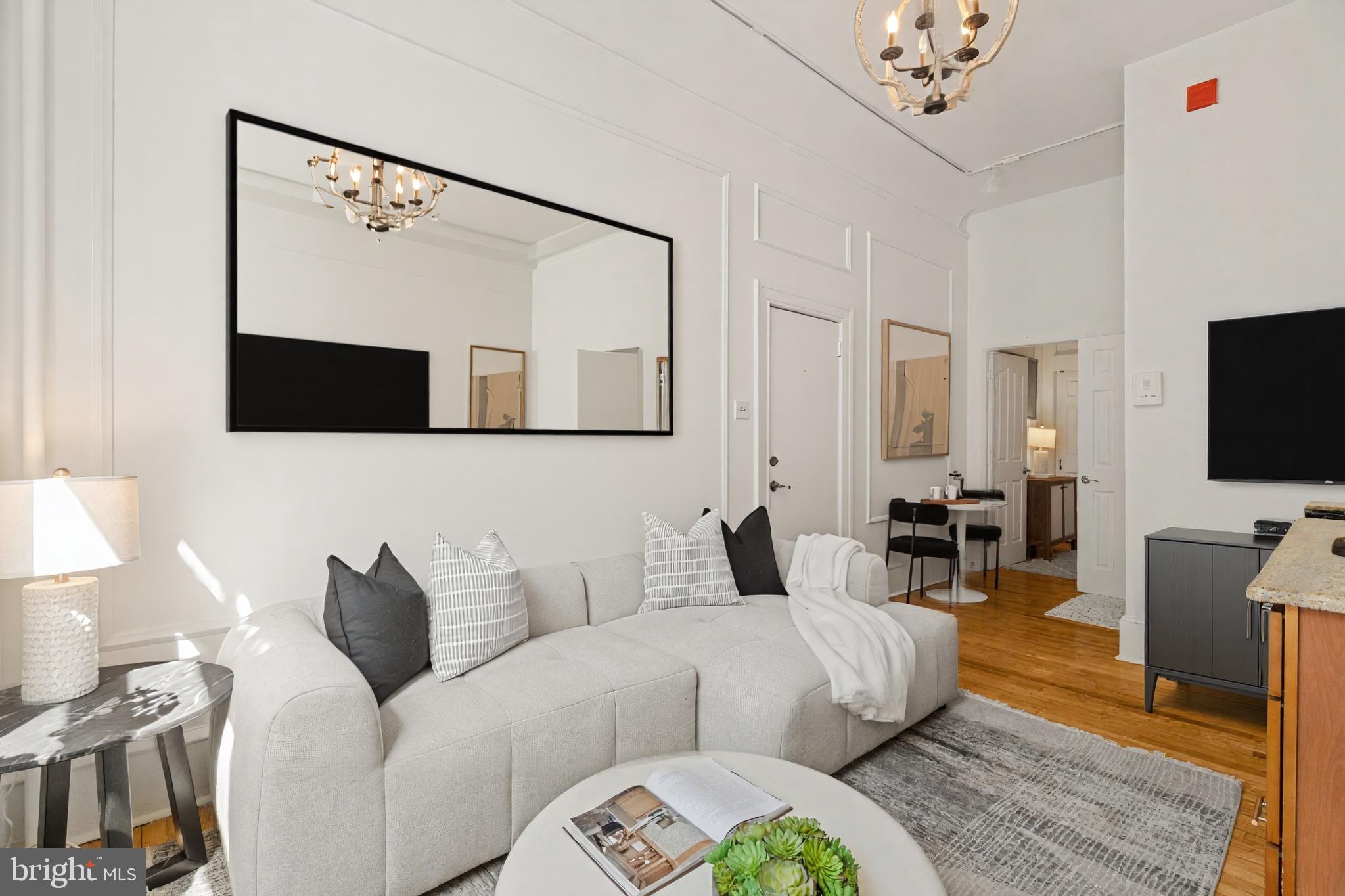 1109 SPRUCE STREET 1F