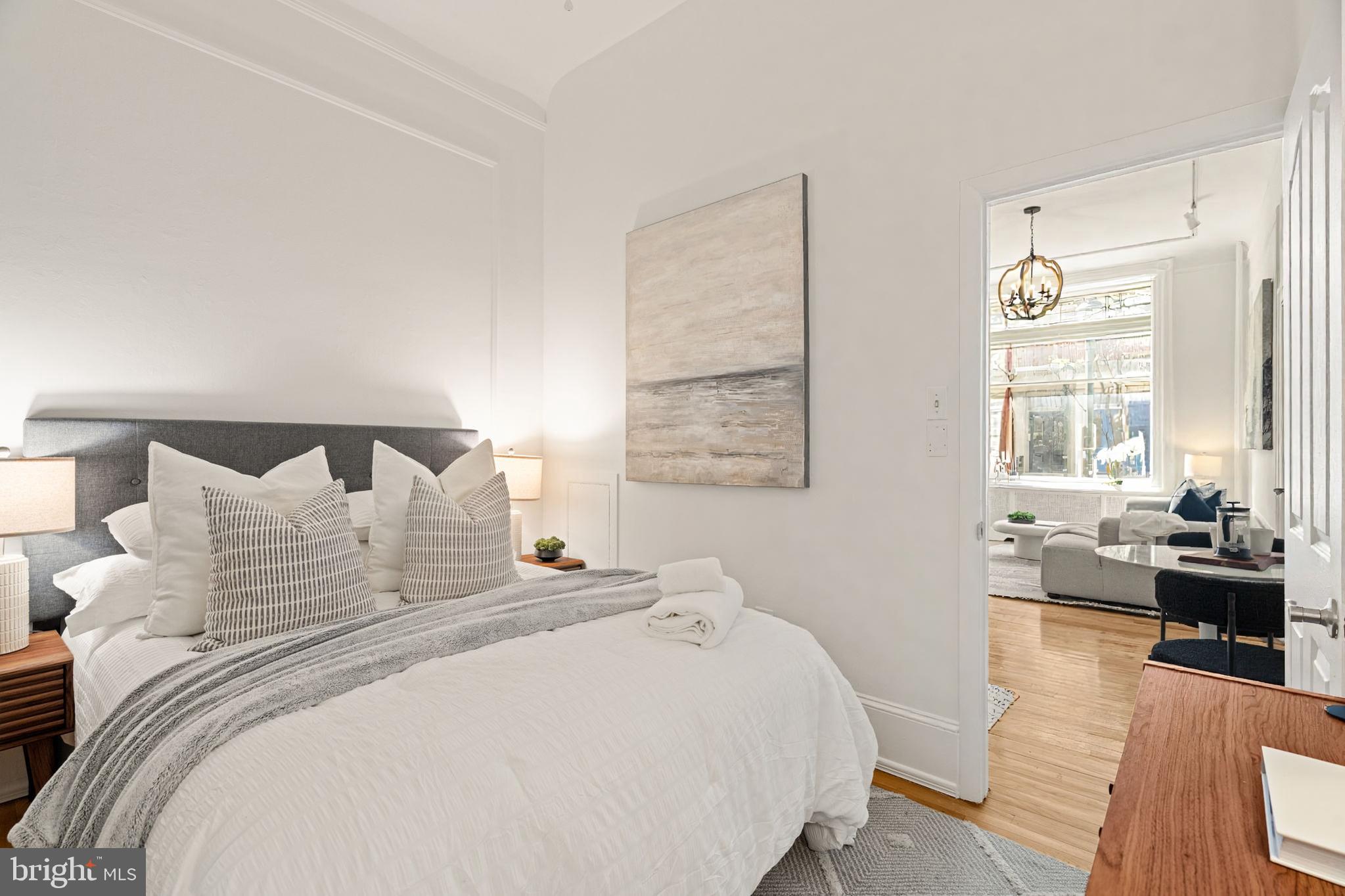 1109 SPRUCE STREET 1F