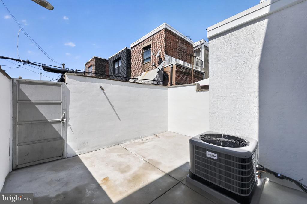 1732 S 8TH STREET