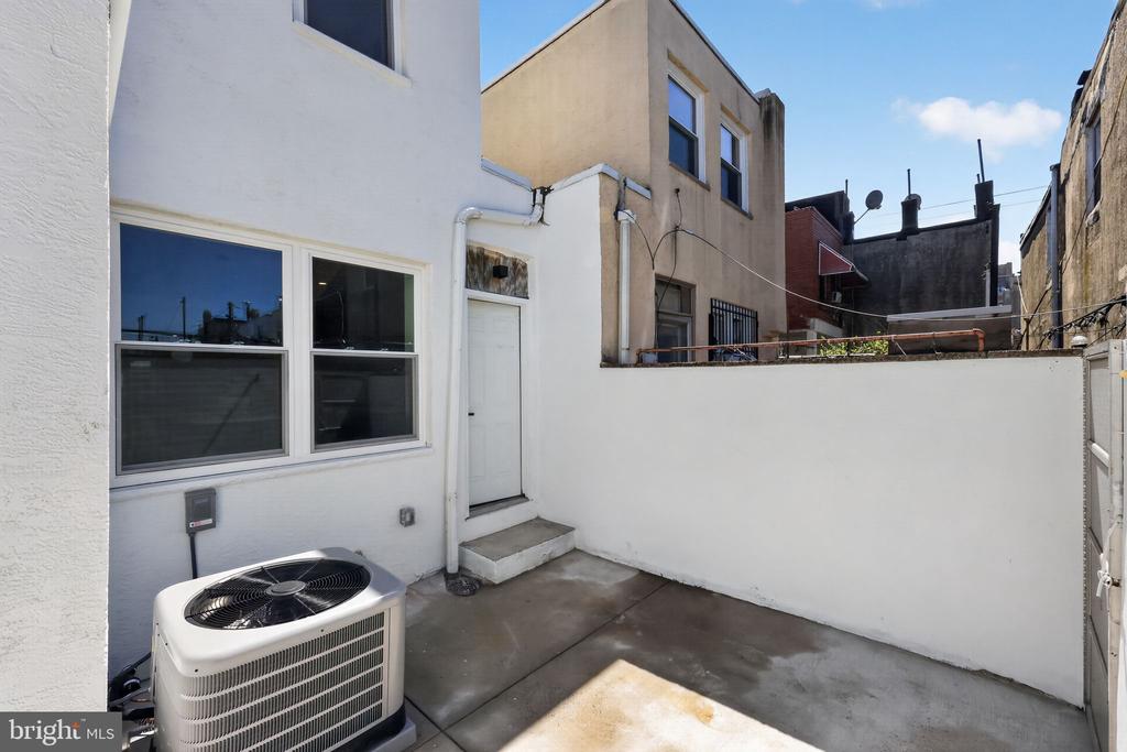 1732 S 8TH STREET