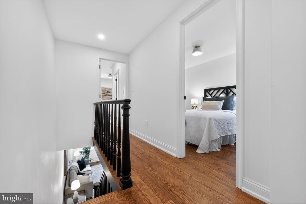 1732 S 8TH STREET
