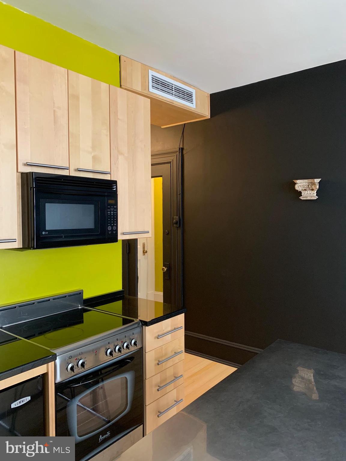 1324 LOCUST STREET 1518