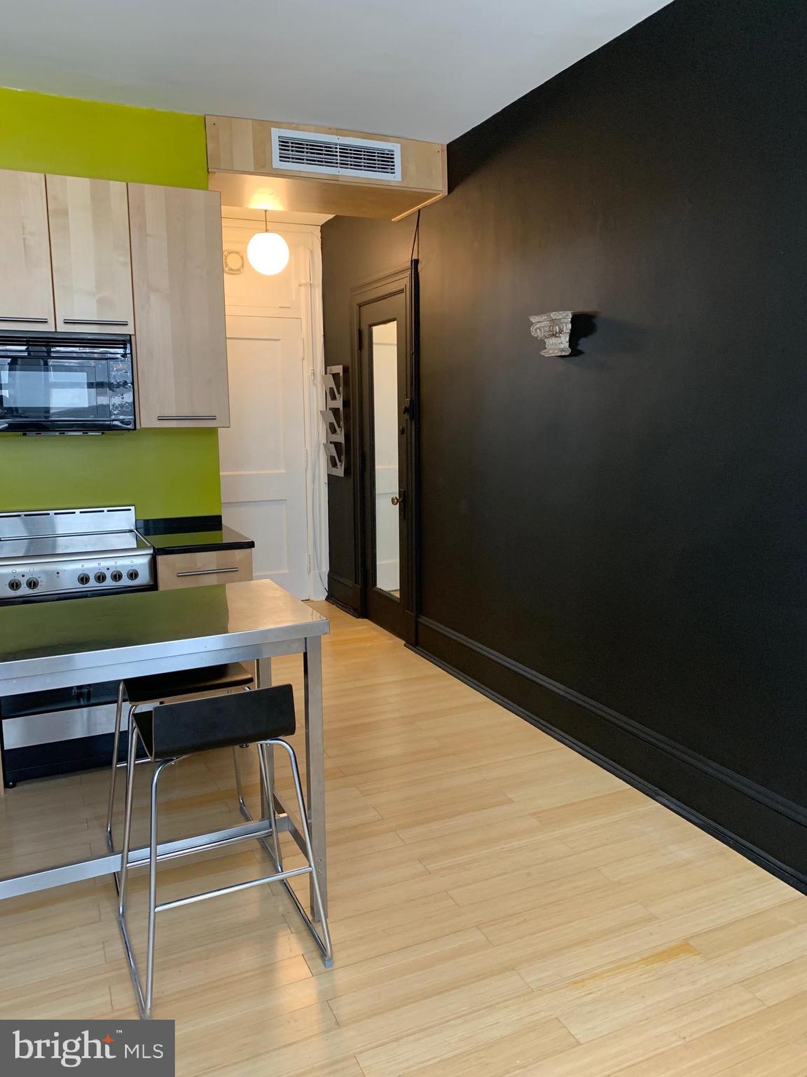 1324 LOCUST STREET 1518