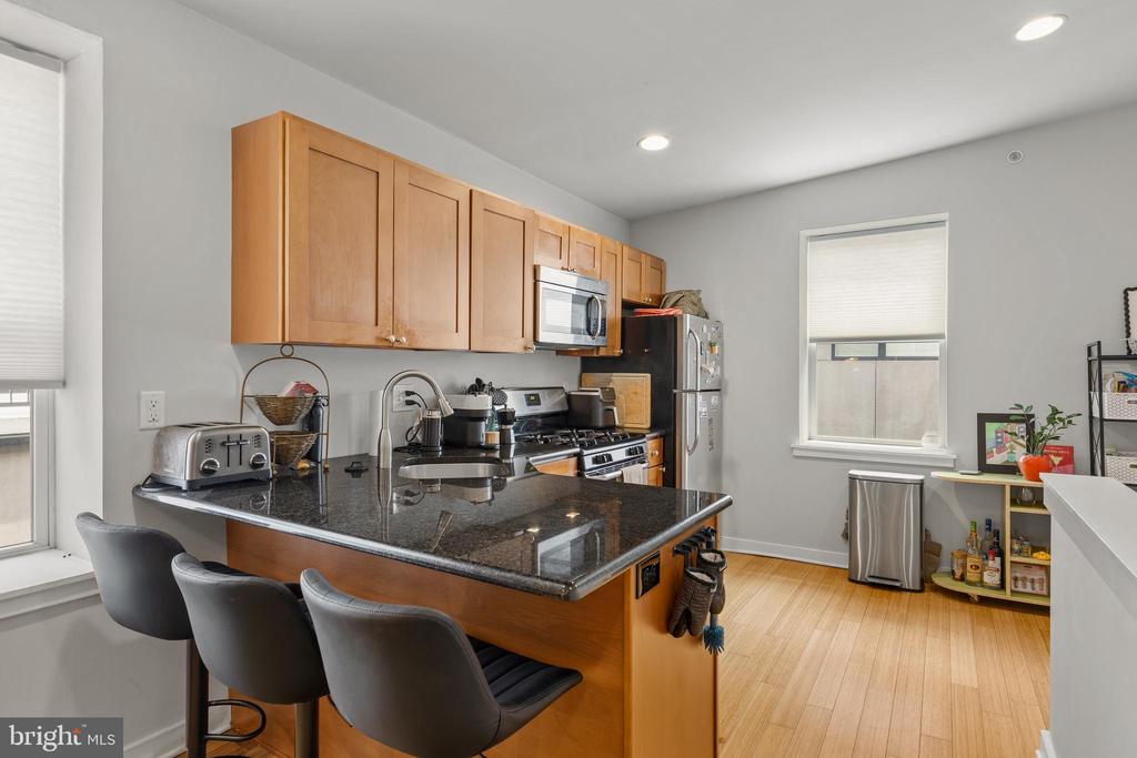 1610 CHRISTIAN STREET Unit: 3