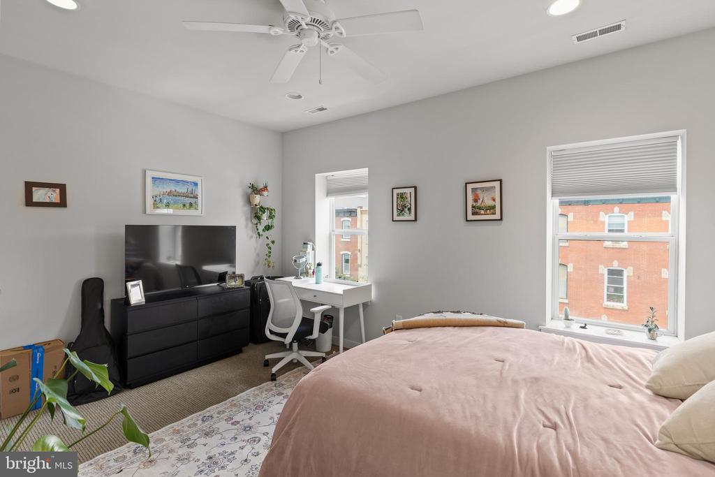 1610 CHRISTIAN STREET Unit: 3