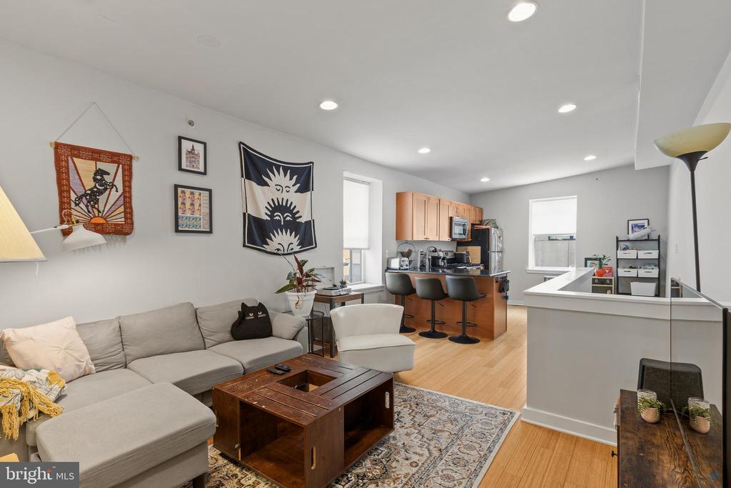 1610 CHRISTIAN STREET Unit: 3