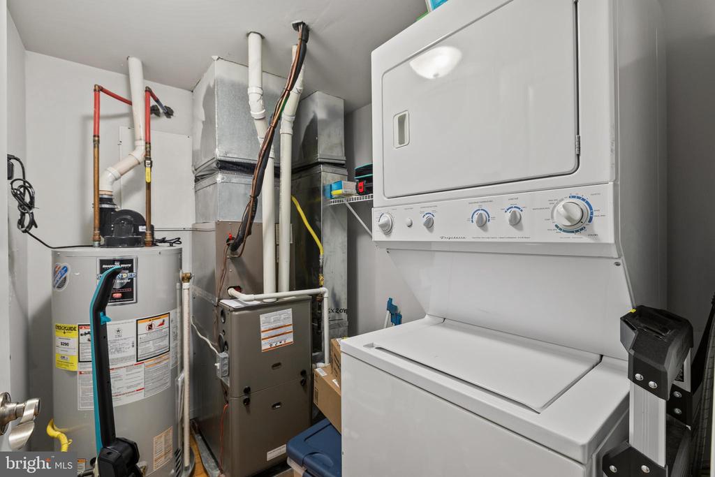 1610 CHRISTIAN STREET Unit: 3