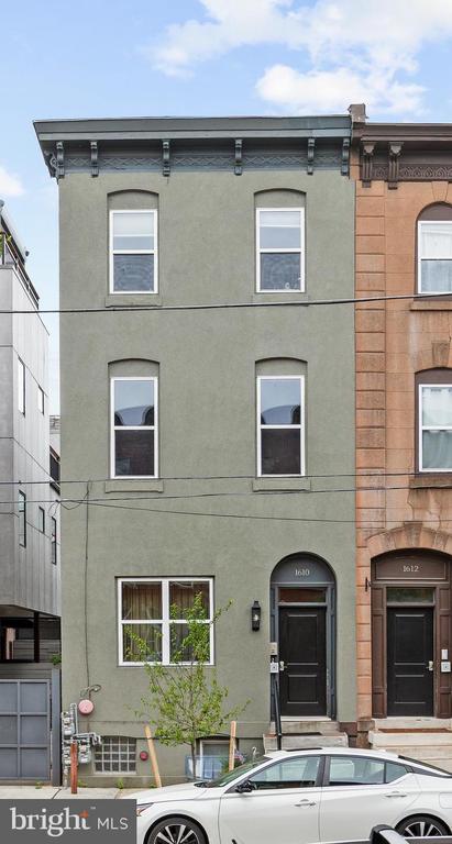 1610 CHRISTIAN STREET Unit: 3