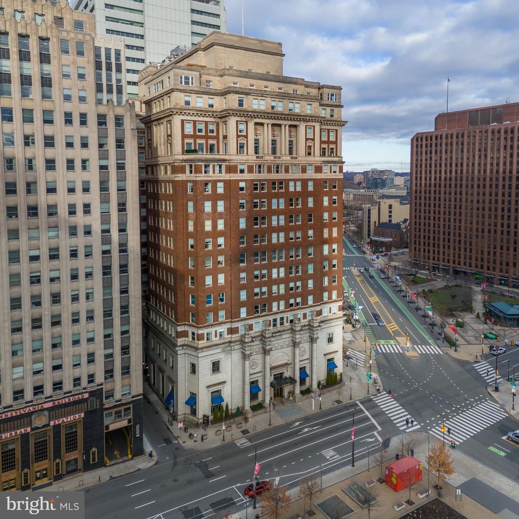 1600 ARCH STREET 18 605