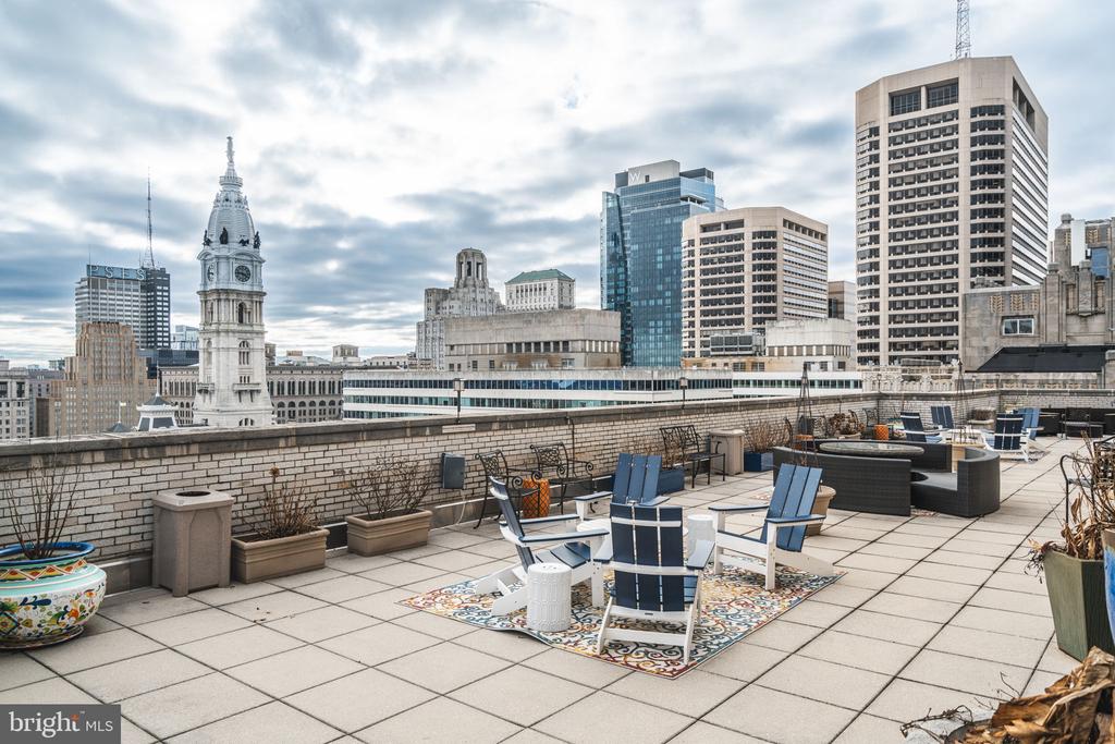 1600 ARCH STREET 18 605