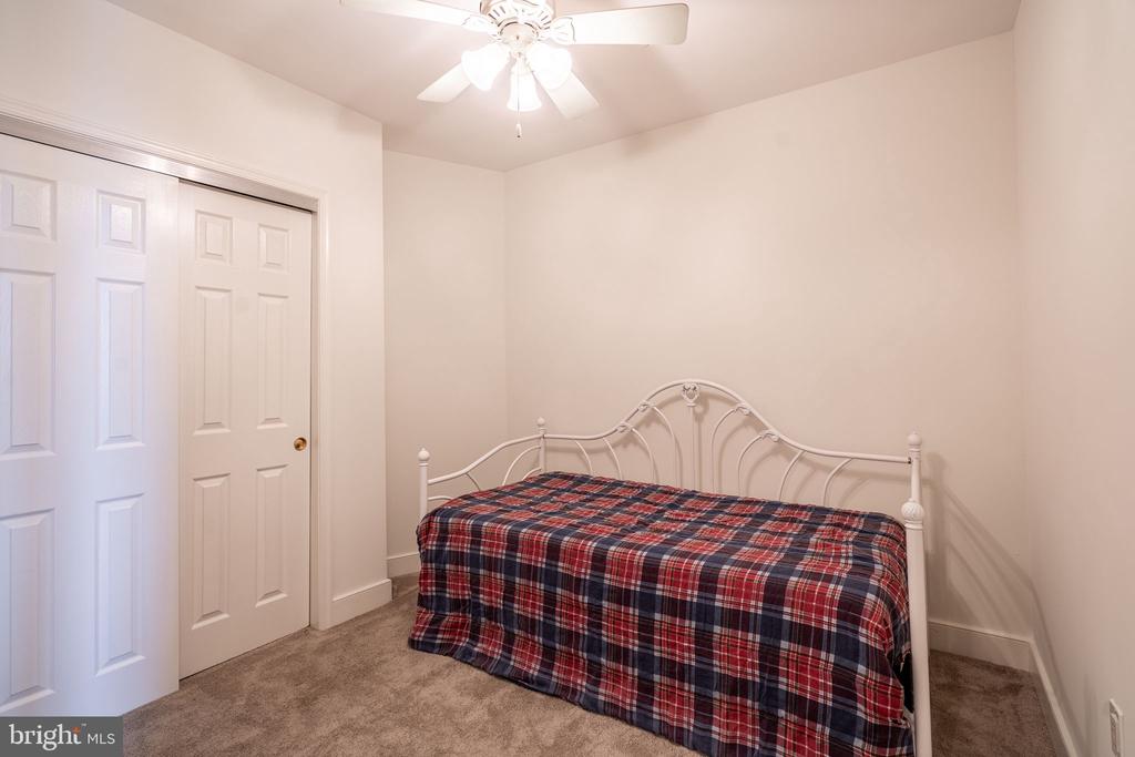 1600 ARCH STREET 18 605