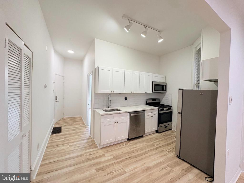 1904 FAIRMOUNT AVENUE Unit: 1