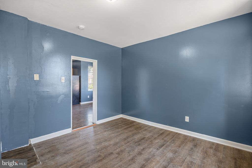 1301 W VENANGO STREET