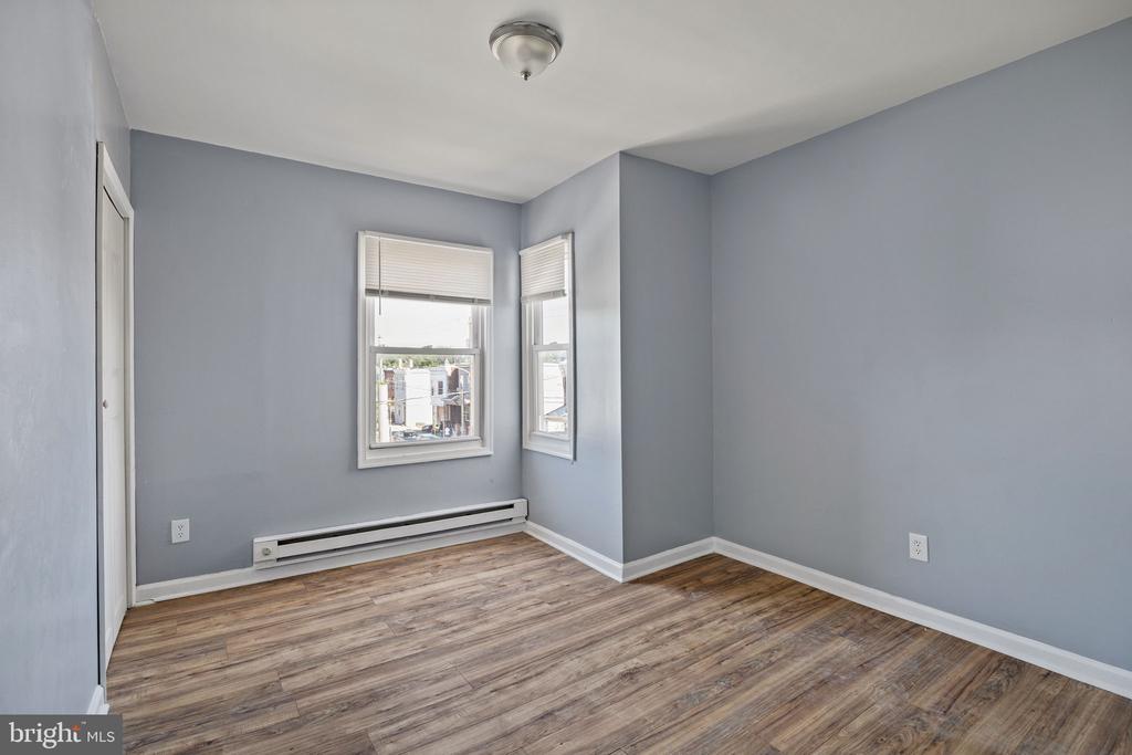 1301 W VENANGO STREET