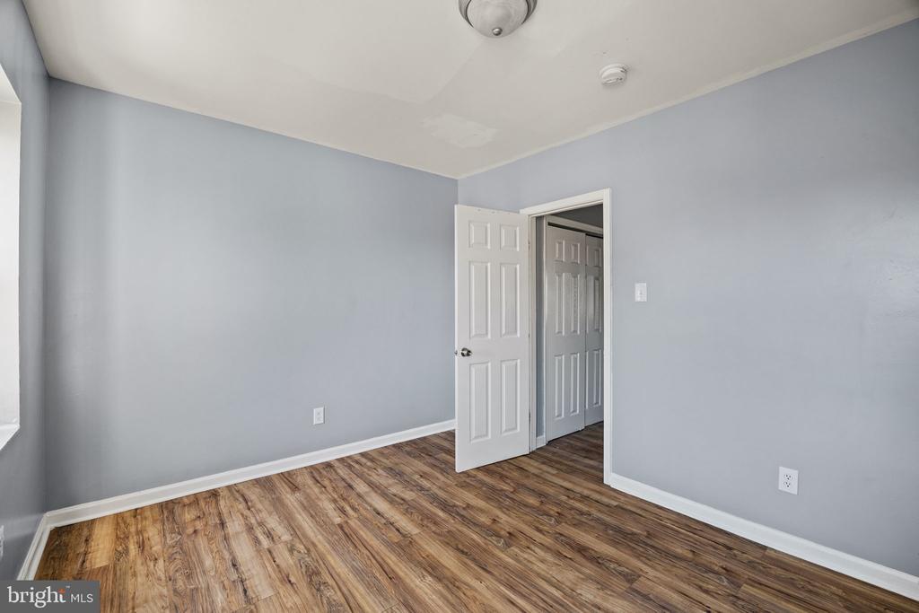 1301 W VENANGO STREET
