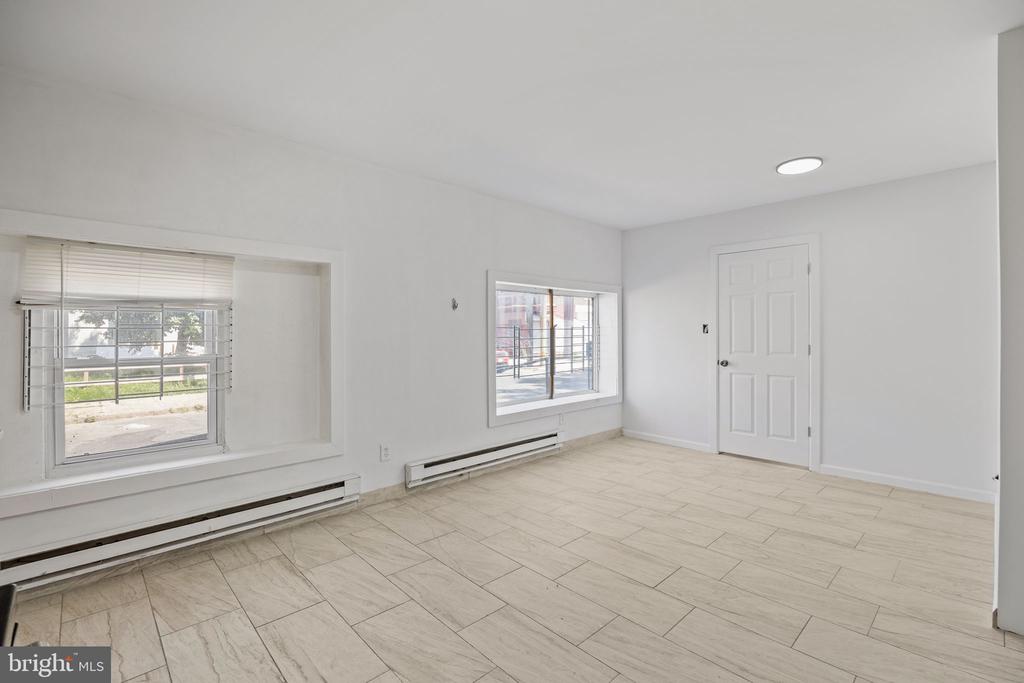 1301 W VENANGO STREET