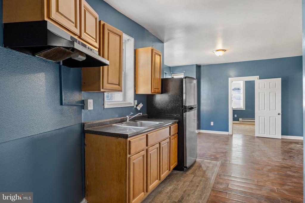 1301 W VENANGO STREET
