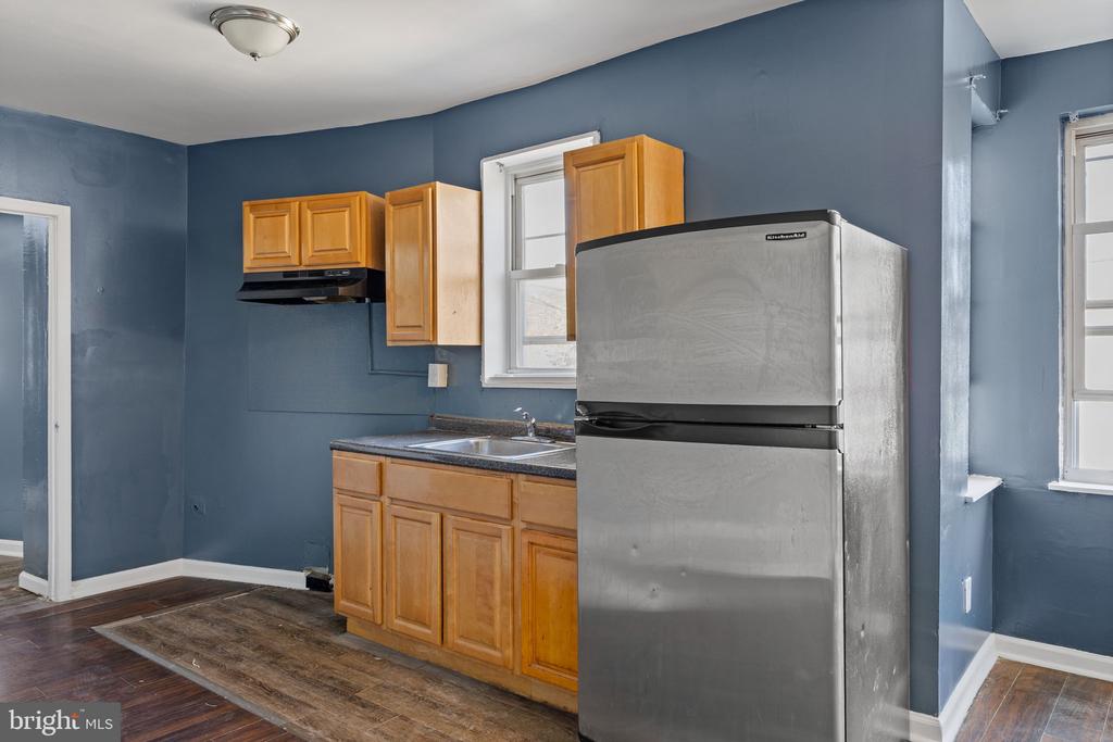 1301 W VENANGO STREET