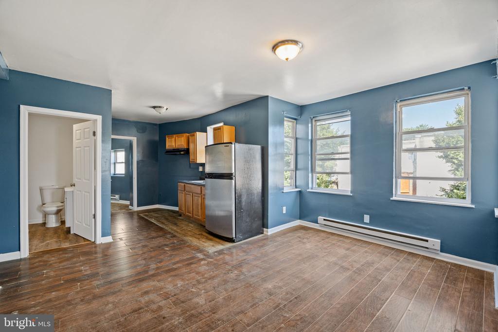 1301 W VENANGO STREET