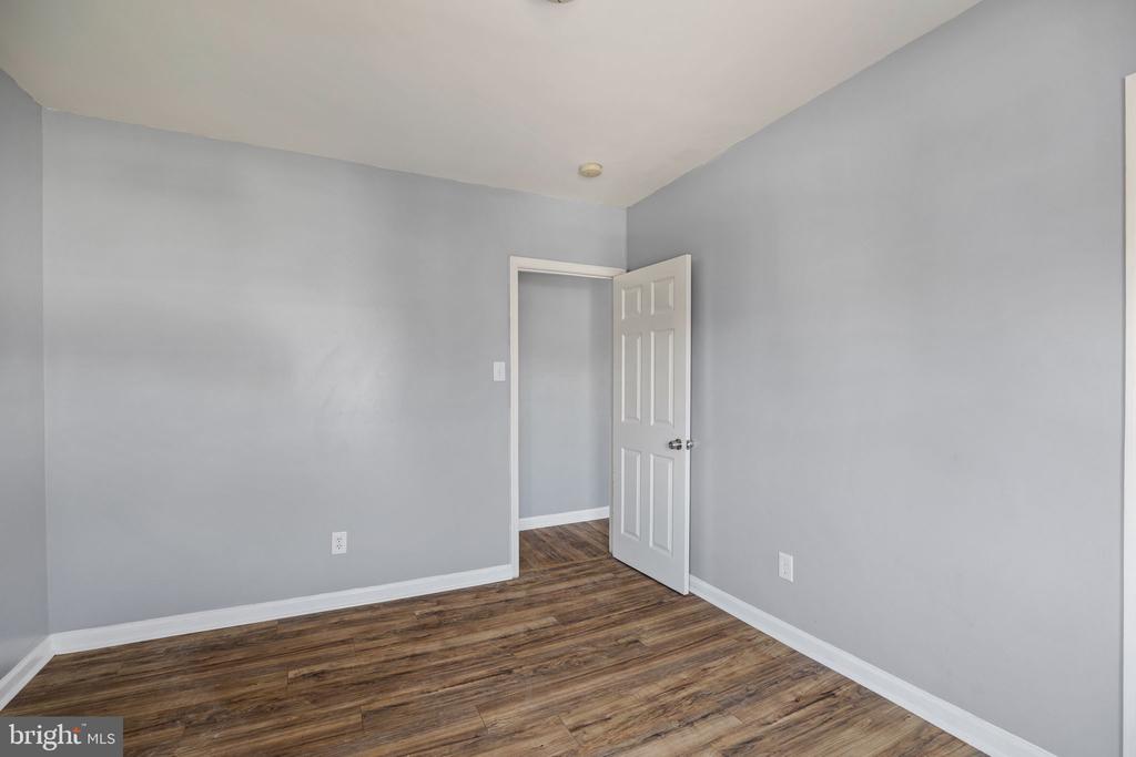 1301 W VENANGO STREET