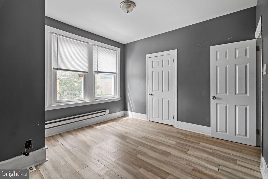 1303 W VENANGO STREET