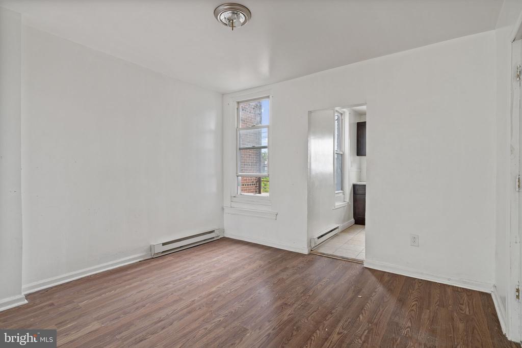 1303 W VENANGO STREET