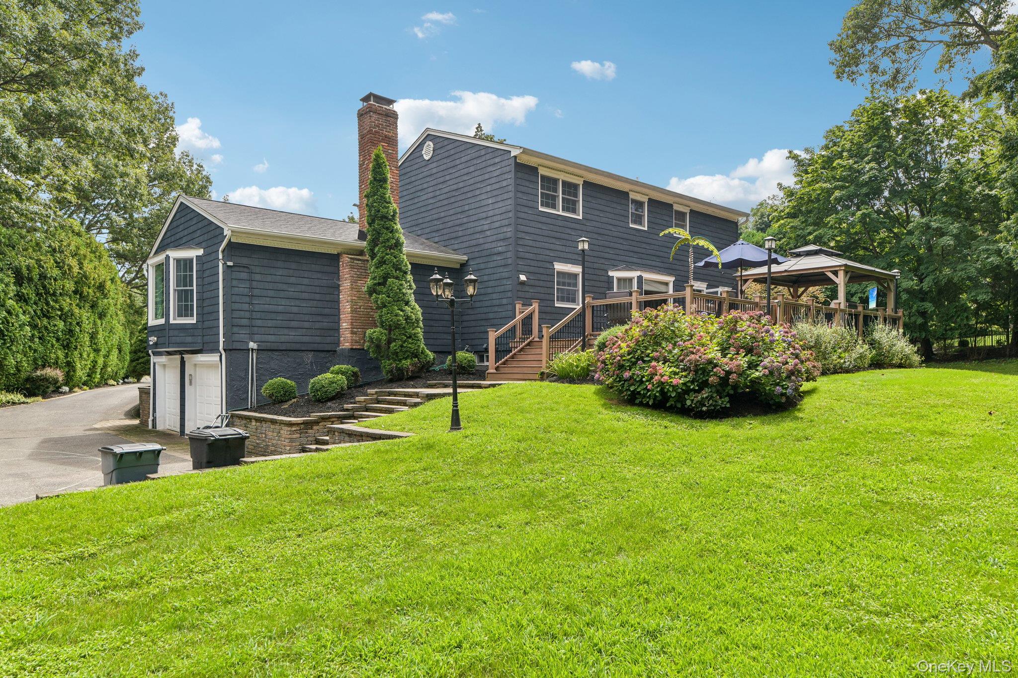 6 Pebble Hill Court