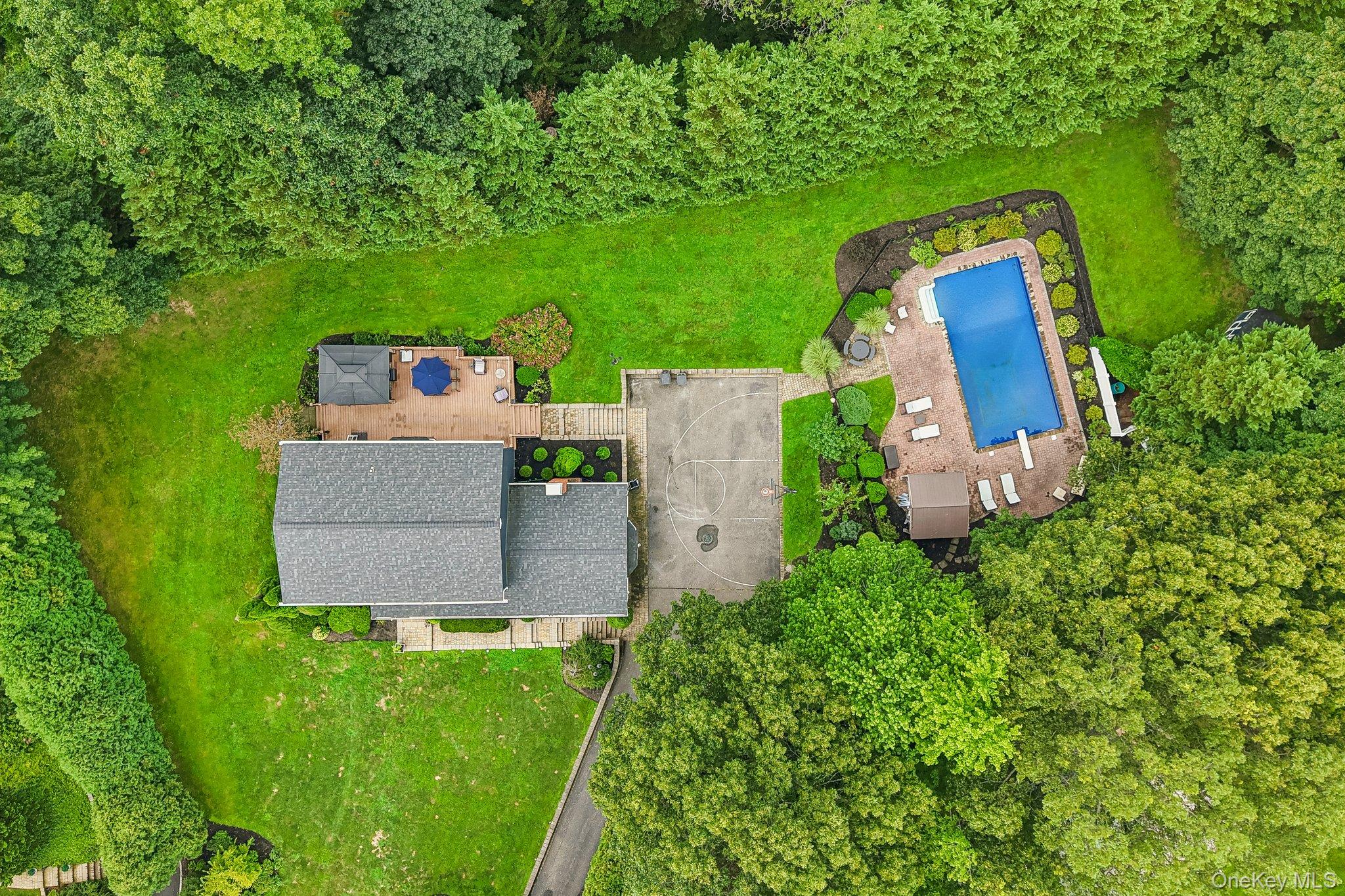 6 Pebble Hill Court