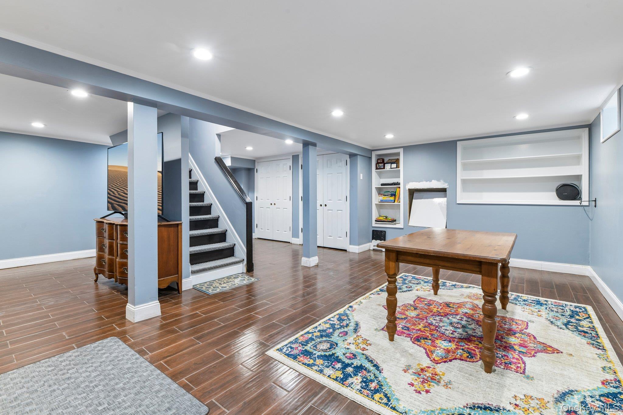 6 Pebble Hill Court