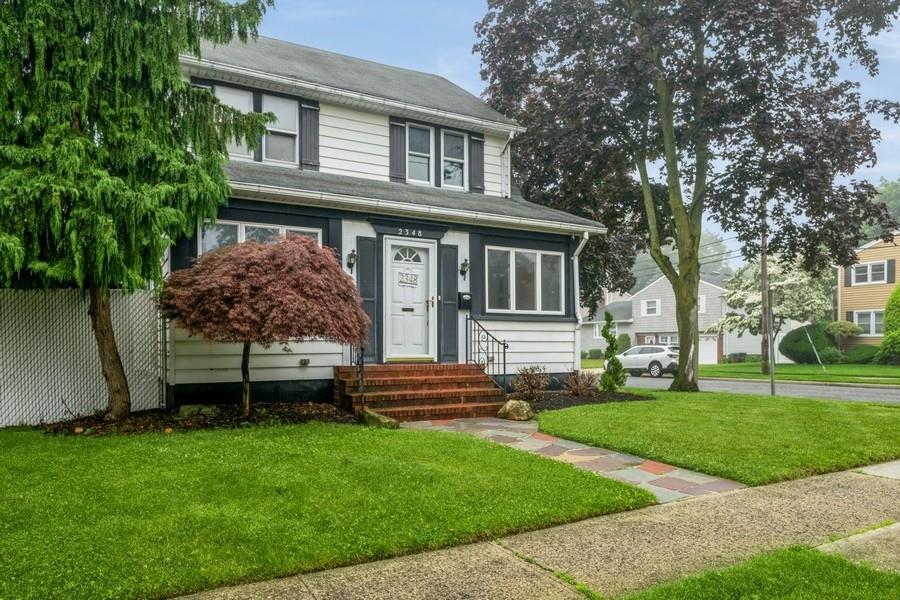 2348 Centre Avenue