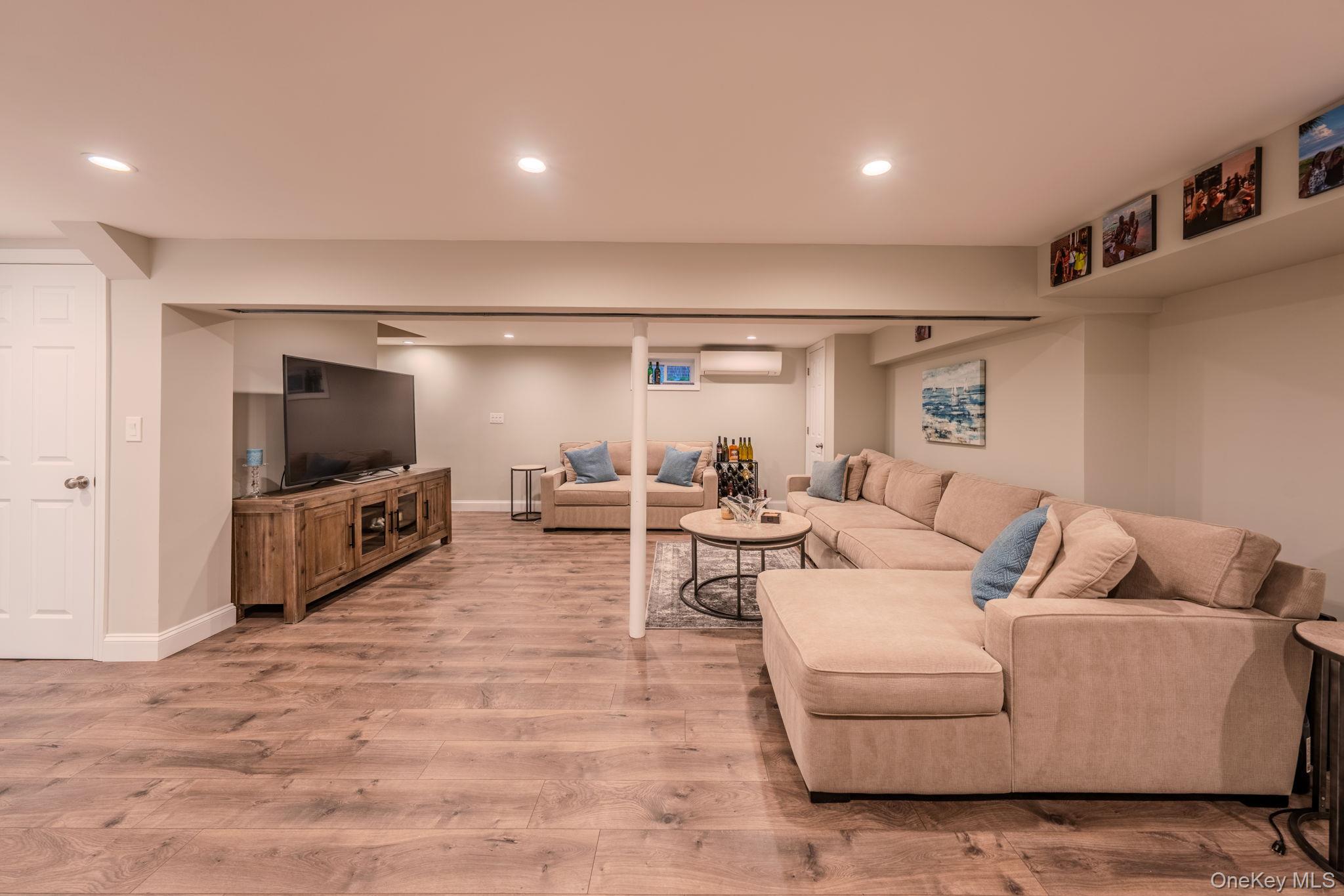 261 Fernwood Terrace