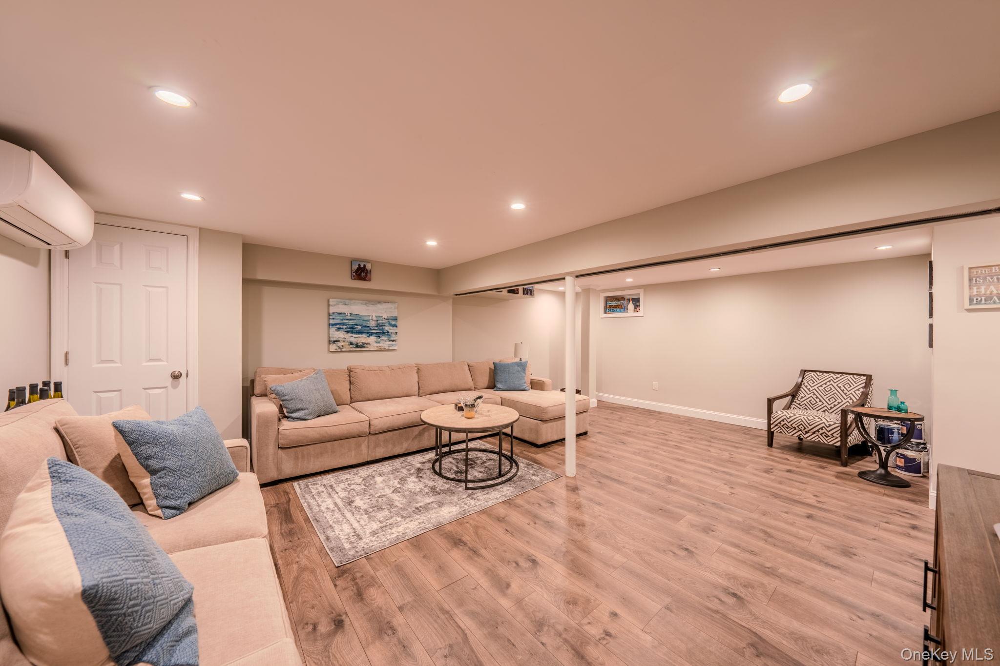 261 Fernwood Terrace