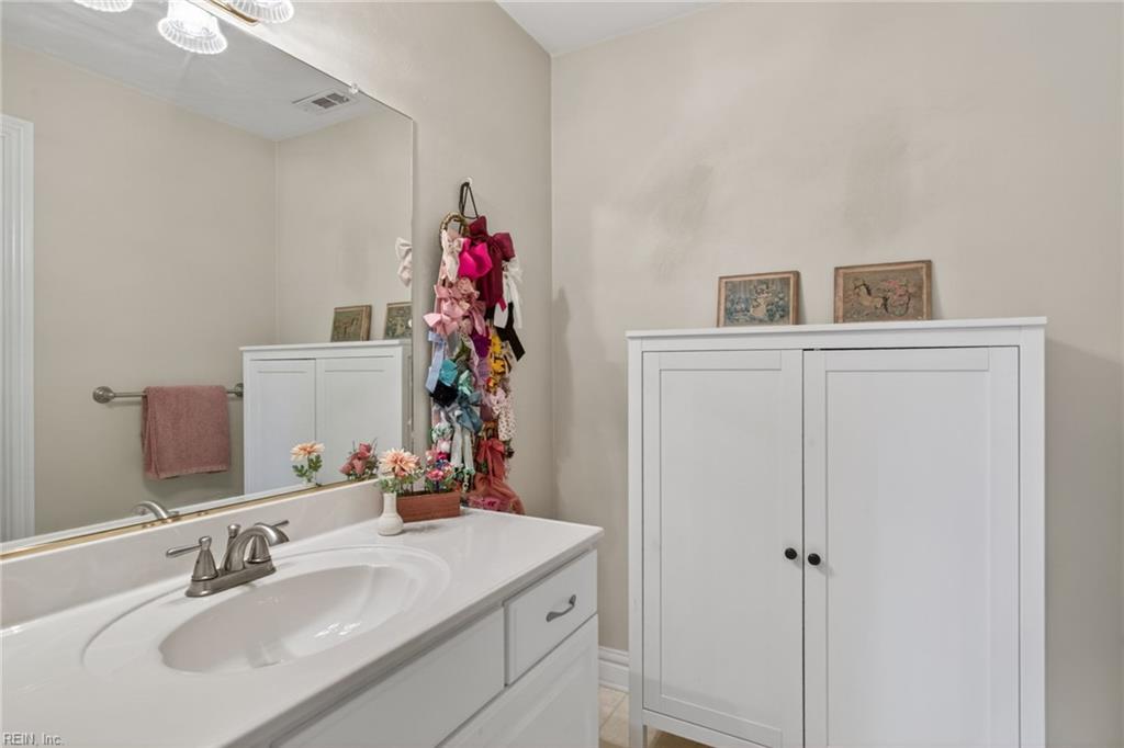 605 Oxbow CT